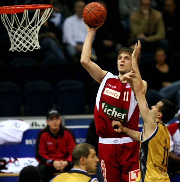 威与比赛秩 威与比赛秩